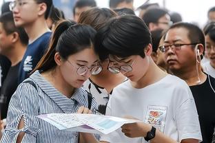 给了10分钟机会！艾克森替换周定洋上场