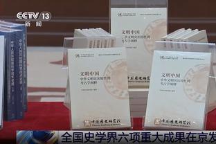 想象力？预定普斯卡什？英冠球员扣倒对手，小角度插花脚破门！