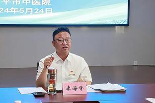 ?要走？罗马诺：本泽马在吉达联合情况紧张，近期与球队讨论未来