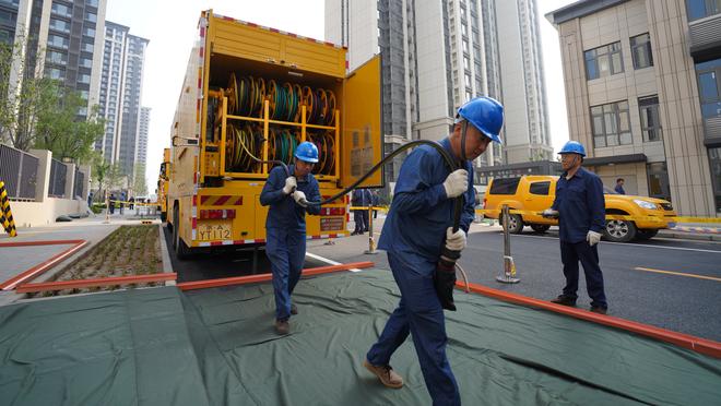 35岁曹赟定、21岁刘宇杰同场进球，东体：“蓝血基因”完成延续